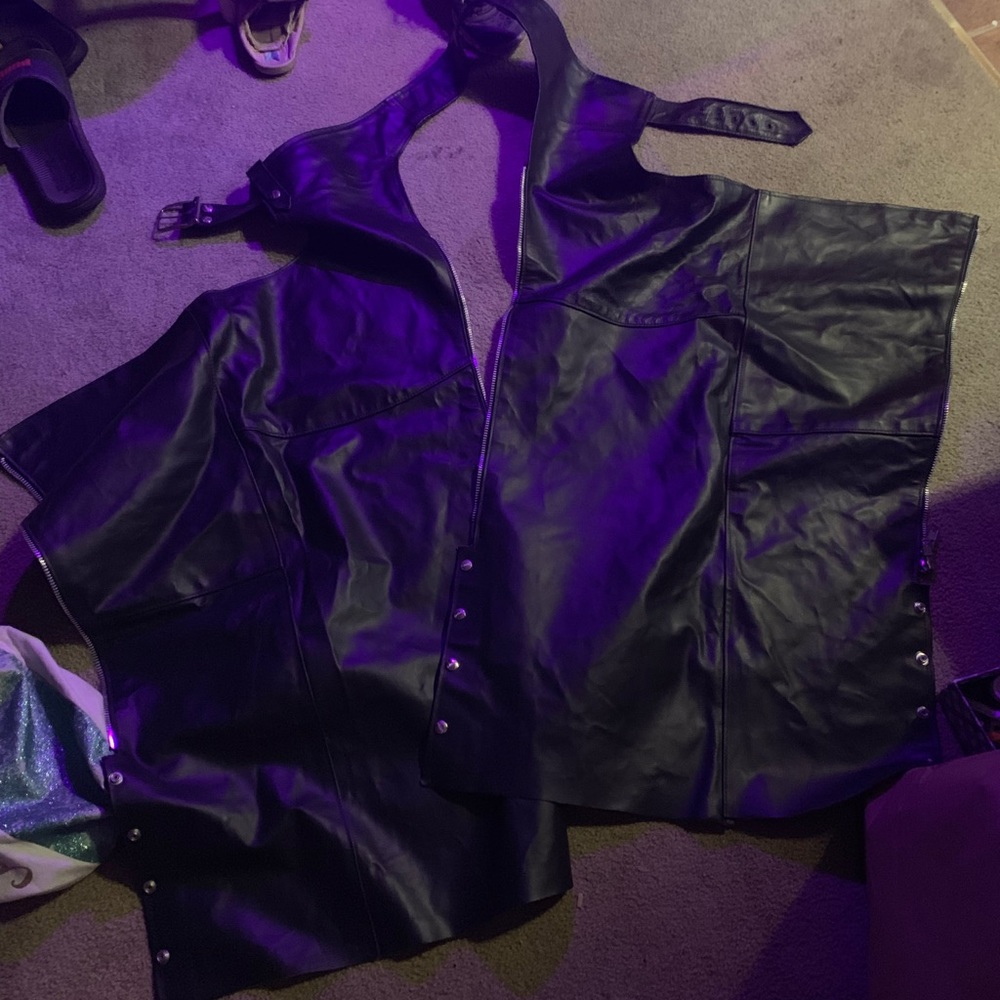 Men’s chaps size L